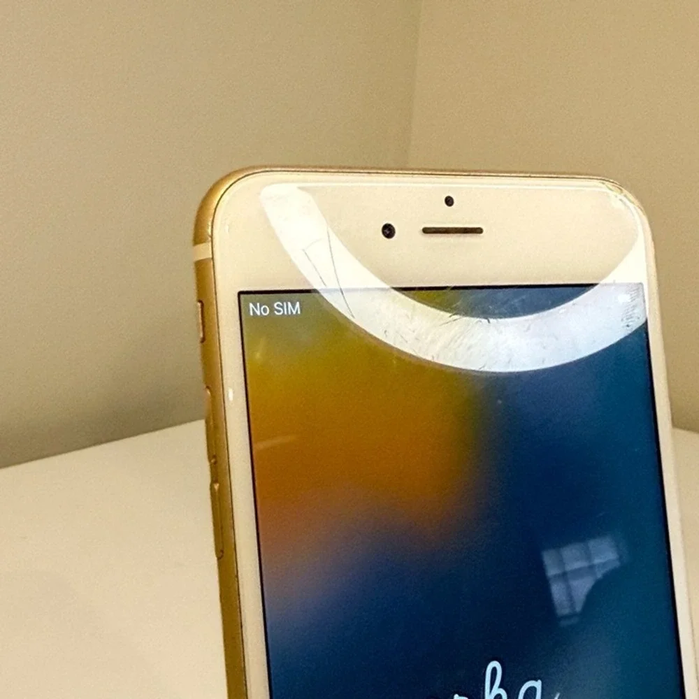 iPhone 6s Plus 16GB Unlocked A1687 - Scratch/Corner Crack, ePoor Battery | Works
